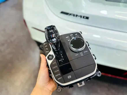 BMW G22 4시리즈 크리스탈 기어봉 교체 시공 작업.
