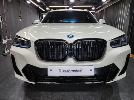 BMW iX3 키드니 그릴 교체 시공.