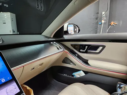 벤츠 W223 S클래스 숏바디 액티브 엠비언트 + 부메스터.