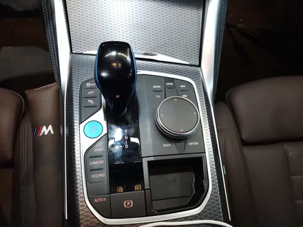 BMW i4 크리스탈 기어노브.