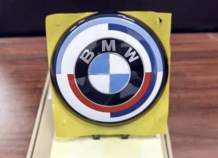 BMW 50주년 엠블럼 교체 패키지 순정부품.