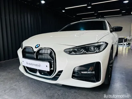 BMW 그릴 교체 G22 4시리즈 아이코닉 글로우.
