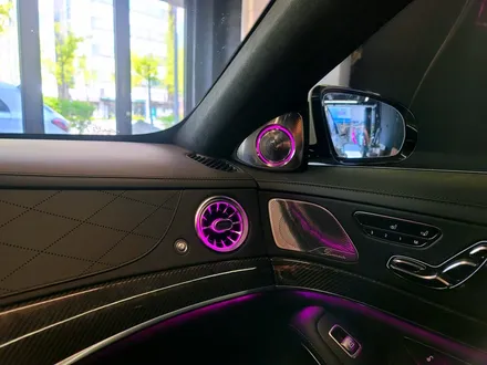 벤츠 W222 S63 AMG 터빈 송풍구 엠비언트. 전후석 송풍구 모두에 엠비언트 더하기.