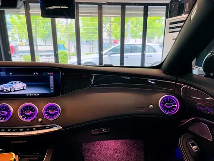 벤츠 S65 AMG 쿠페 송풍구 엠비언트. 전후석 송풍구 모두에 엠비언트 더하기.
