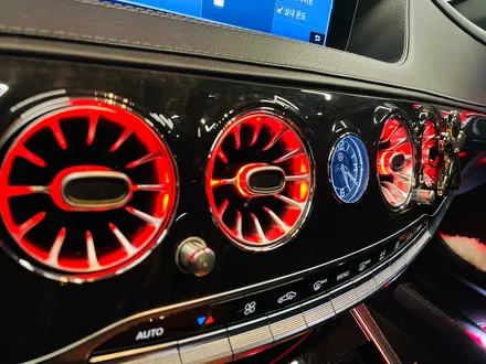 벤츠 W222 S클래스 S350d 송풍구 트위터 엠비언트 세트. 두 가지 엠비언트로 실내 인테리어 연출하기.