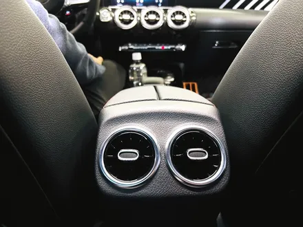 벤츠 CLA45S AMG 2열 후석 송풍구 인스톨. 송풍구 없는 후석에 꼭 필요한 시공.