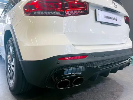 벤츠 GLB AMG 디퓨저 세트. AMG 리어 디퓨저로 완성되는 뒷모습.