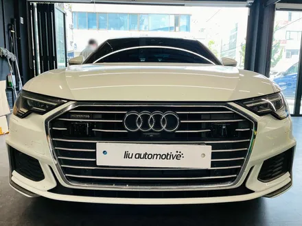 아우디 A6 C8 신차 출고 패키지 (S6그릴+RS6그릴+디퓨저+스포일러+미러+테일램프+실내엠비언트+컵홀더설치+타공기어노브+S6시동버튼+후석USB설치+안전벨트엠비언트+크롬죽이기).
