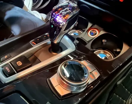 BMW F10 5시리즈 크리스탈 기어봉 교체.