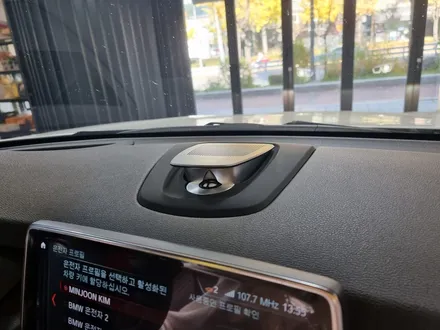 BMW F15 X5 업다운 센터 스피커 설치.