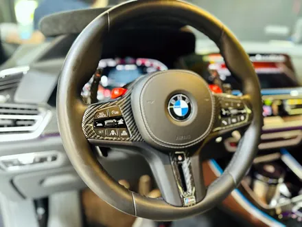 BMW G05 X5 퍼포먼스 카본 핸들 프레임 교체 + M1M2버튼 생성 + 패들시프트 추가 작업.