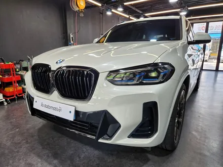 BMW iX3 키드니 그릴 교체 시공.