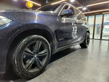 BMW F15 X5 오버휀다 휠하우스 트림 교체하기.