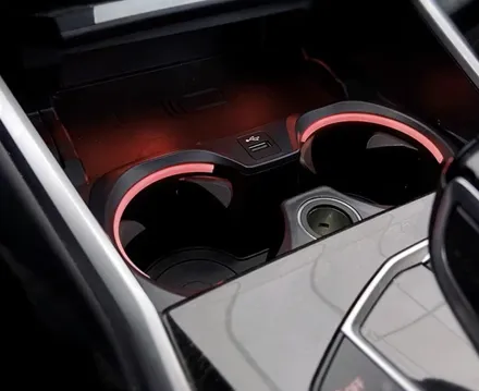 BMW G20 3시리즈 컵홀더 엠비언트 확장 시공.