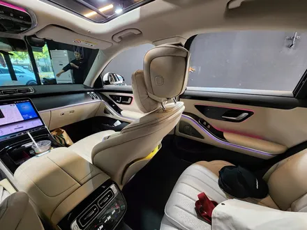 벤츠 W223 S클래스 숏바디 액티브 엠비언트 + 부메스터.