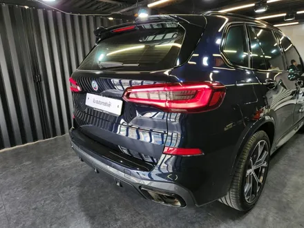 BMW G05 X5 LCI 블랙팩 머플러 디퓨저 교체 작업 50i 타입