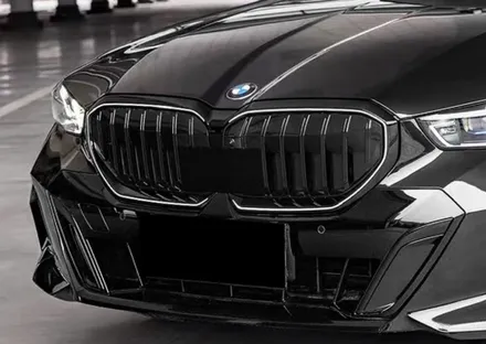 BMW G60 5시리즈 아이코닉글로우 블랙 그릴 순정부품.