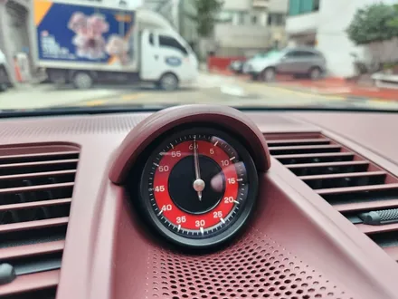 포르쉐 976 파나메라 2024 크로노 시계 설치.