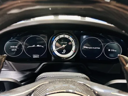 포르쉐 992 GTS 화이트 타코미터 컬러 변경.