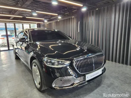 벤츠 S클래스 마이바흐 순정 부품 VIP 테이블 + 2열 후석 4D부메스터 + 마이바흐 도어라이트 + S680 크롬망 교체.