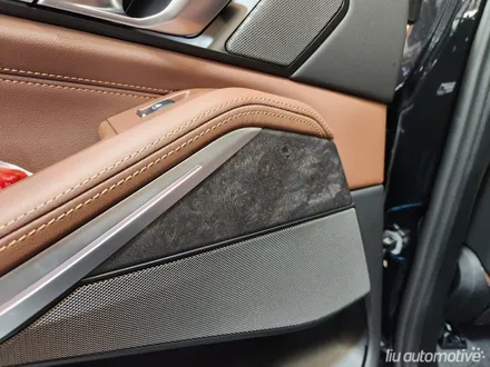 BMW G05 X5 LCI 실내 카본 인테리어 + 아이코닉글로우 그릴.