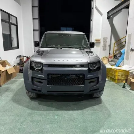 랜드로버 디펜더 OCTA 바디킷 파츠.