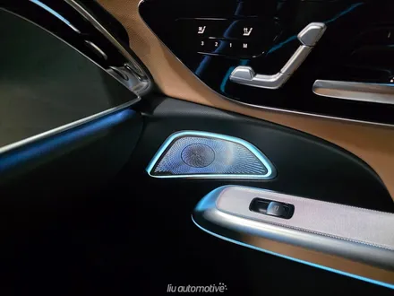 벤츠 2026 E200 E클래스 부메스터 + 미드레인지 엠비언트 패키지 W214.