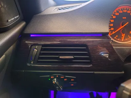 BMW E93 M3 리츠 스마트 엠비언트. 변화가 필요한 차에 필수 시공.