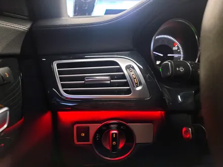 벤츠 W218 CLS 리츠 스마트 엠비언트. CLS에 어울리는 감각적인 분위기.
