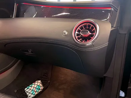 벤츠 S65 AMG 쿠페 송풍구 엠비언트. 전후석 송풍구 모두에 엠비언트 더하기.