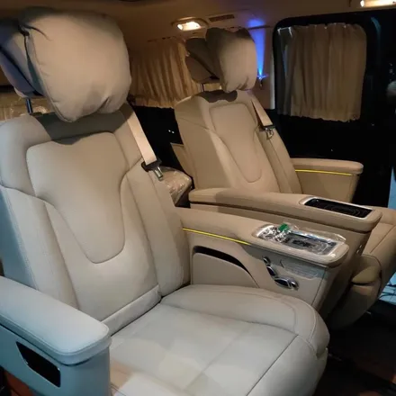 벤츠 W447 V클래스 V250d V300d 매트릭스 순정 항공시트. 편안함은 기본, 똑똑한 기능까지.