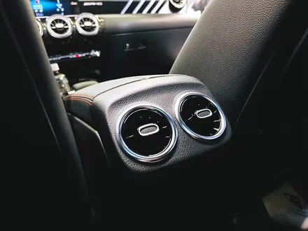 벤츠 CLA45S AMG 2열 후석 송풍구 인스톨. 송풍구 없는 후석에 꼭 필요한 시공.
