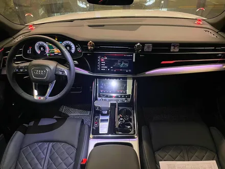 아우디 Q8 50TDI 업다운 엠비언트 연동 트위터 세트. 화려한 퍼포먼스 업다운 트위터.