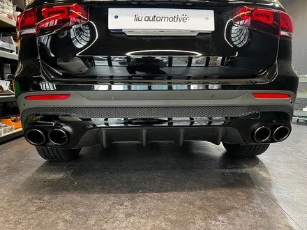 벤츠 GLB AMG 디퓨저 세트. AMG 리어 디퓨저로 완성되는 뒷모습.