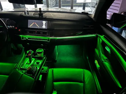 BMW F10 5시리즈 리츠 무빙 액티브 엠비언트 시공 작업.
