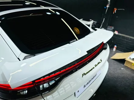 포르쉐 971 파나메라 터보 전동 스포일러 시공 작업 971 MK2.