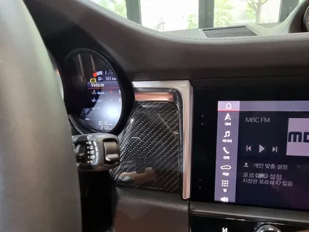 포르쉐 마칸 리얼 카본 인테리어 옵션 시공하기.