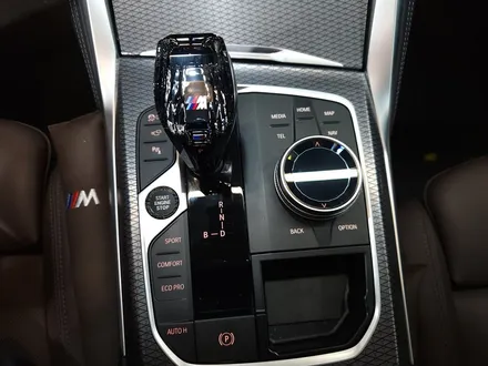 BMW i4 크리스탈 기어노브.