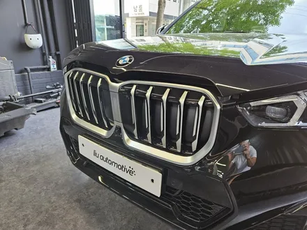 BMW U11 X1 아이코닉글로우 프론트 그릴