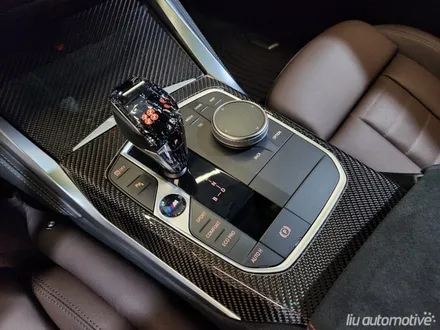BMW i4 실내 인테리어 리얼 카본 트림 교체 시공기.
