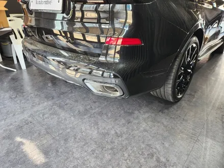 BMW X7 M60 버전 사이드스커트 교체 블랙팩.
