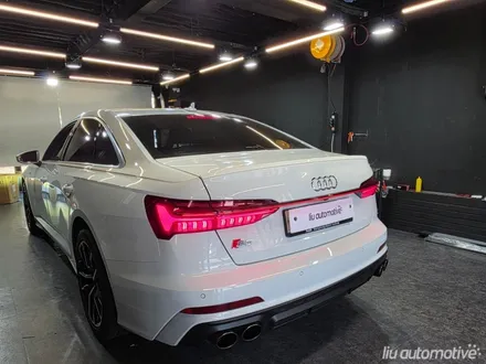 아우디 A6 C8 매트릭스 타입 헤드라이트 + 테일램프 라인 교체.
