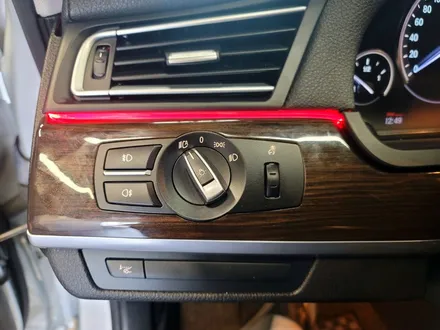 BMW F02 7시리즈 리츠 스마트 엠비언트. 모두가 탐내는 차에도 필수, 엠비언트.