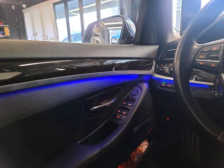 BMW F10 5시리즈 리츠 스마트 엠비언트 패키지. 이제는 필수, 실내 엠비언트.