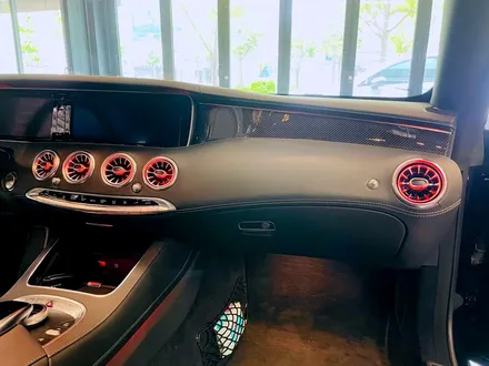 벤츠 S65 AMG 쿠페 송풍구 엠비언트. 전후석 송풍구 모두에 엠비언트 더하기.