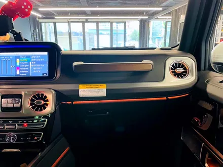 벤츠 G400d 송풍구 터빈 엠비언트. 후석까지 완벽하게 터빈 송풍구 엠비언트 세트.