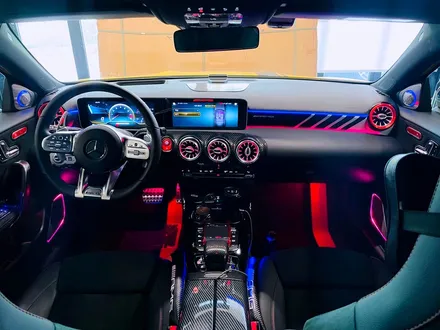 벤츠 W177 A45 AMG 미드레인지 + 선글라스 엠비언트 패키지. 유니크한 엠비언트를 원한다면.