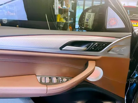 BMW G02 X4 엠비언트 연동 스피커 세트. BMW 실내 엠비언트와 스피커 추천.