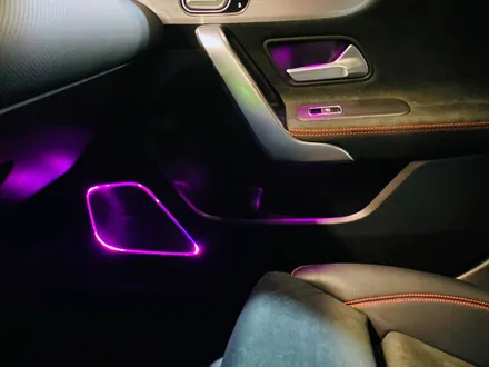 벤츠 C118 CLA 엠비언트 AMG 패키지. 미드레인지 스피커 + AMG 바 엠비언트 + AMG 핸들커버.