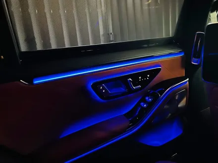 벤츠 W223 S클래스 4D 부메스터 + 액티브엠비언트 세트. 화려한 퍼포먼스 최강조합.